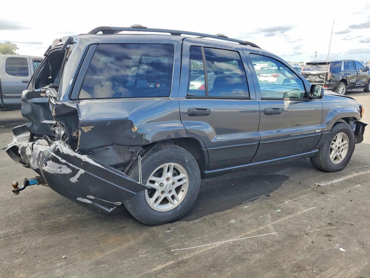 2004 Jeep Grand Cherokee Laredo - Image 3
