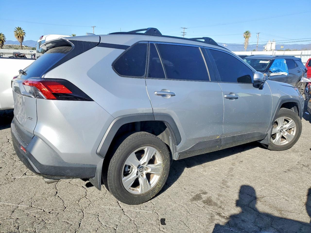 2021 Toyota Rav4 Xle - Фото 3
