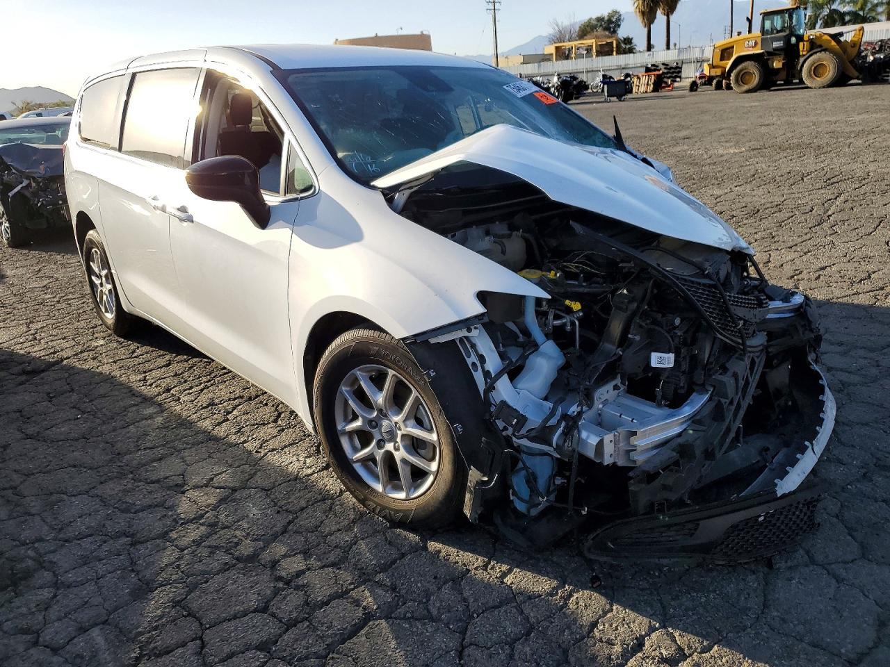 2024 Chrysler Voyager Lx - Фото 4