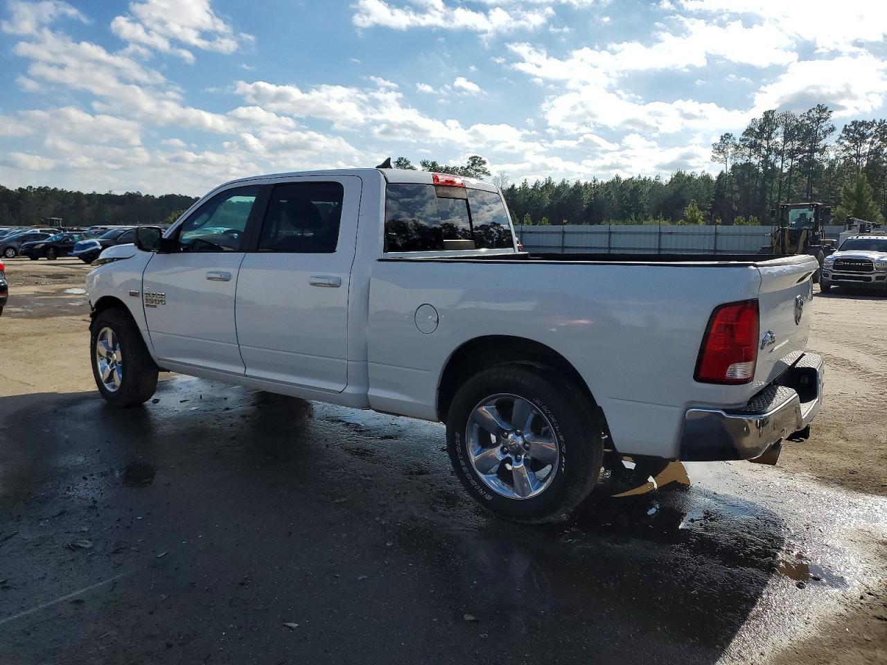 2019 Ram 1500 Classic Slt - Фото 2