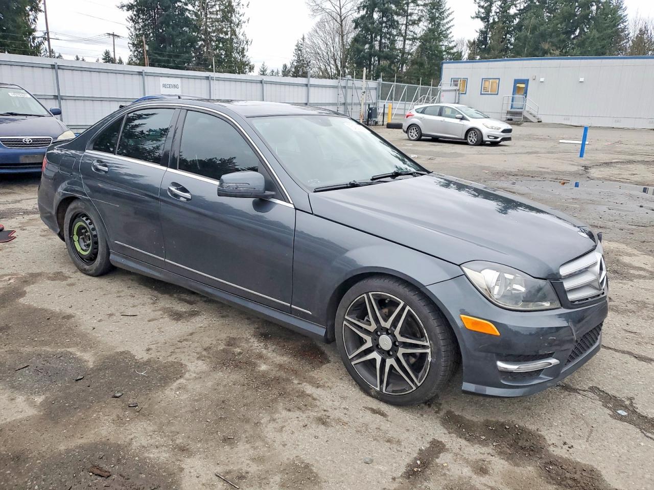 2013 Mercedes-Benz C 250 - Image 4