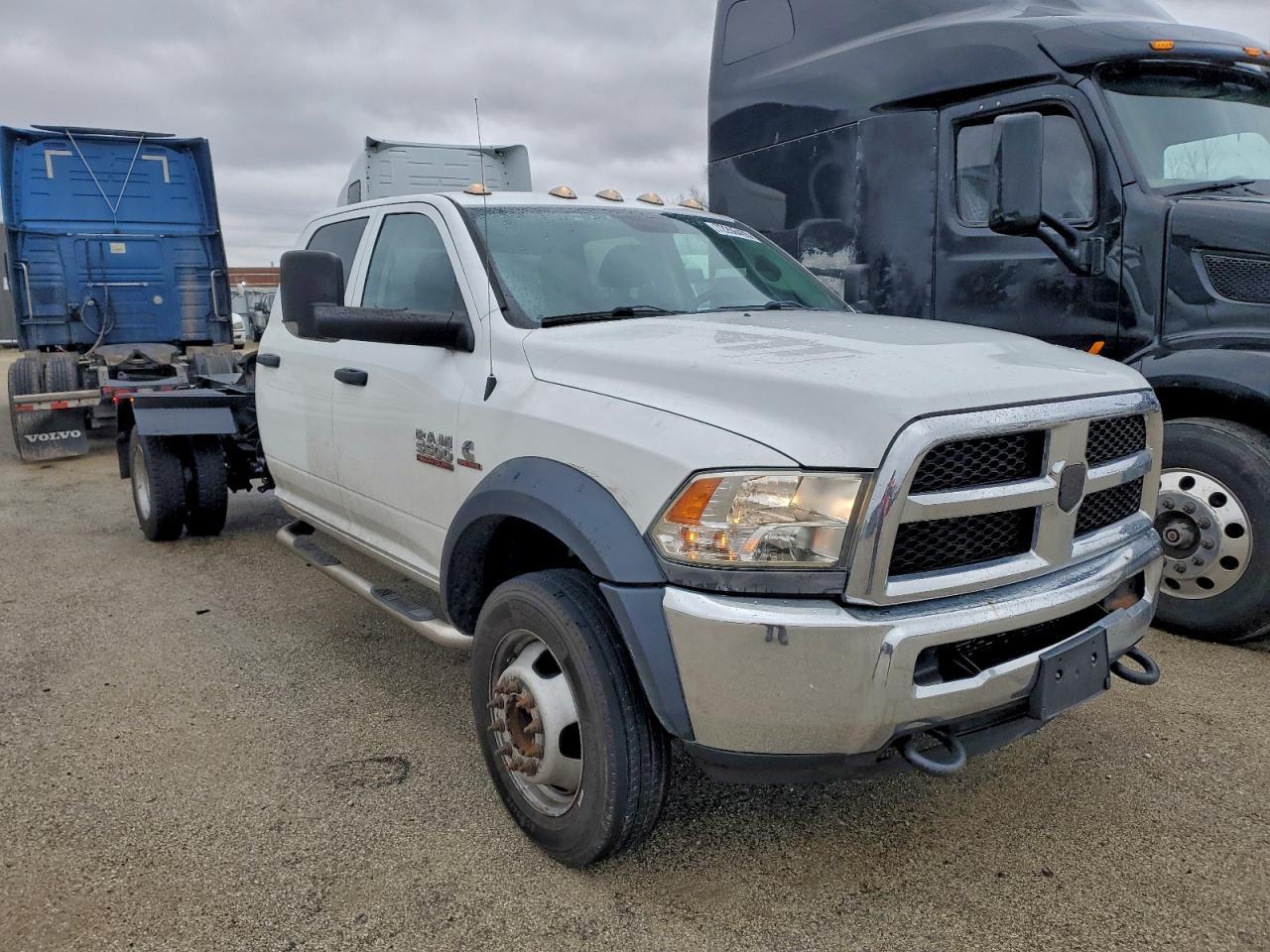 2018 Ram 5500 - Image 4