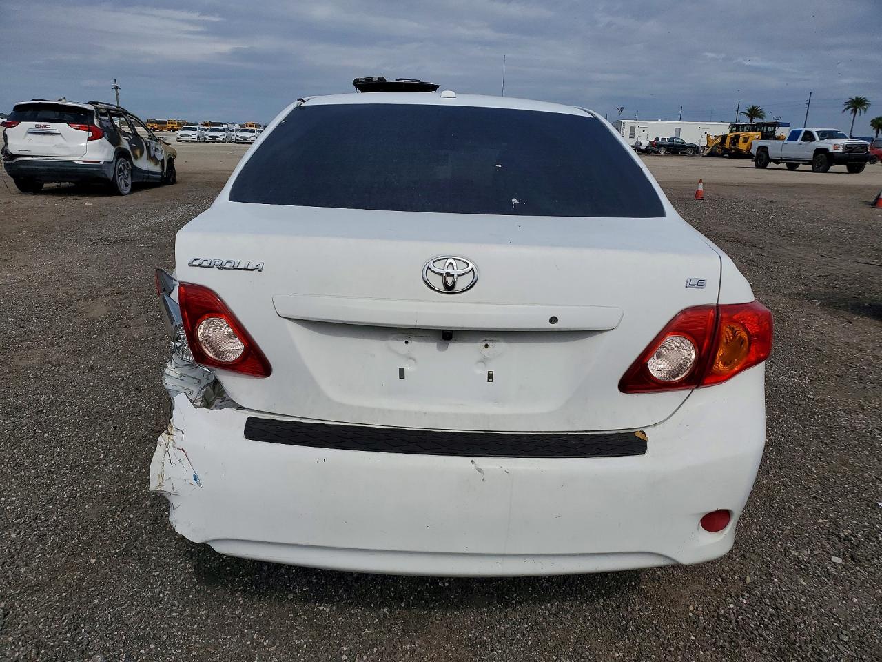 2010 Toyota Corolla Base - Фото 6