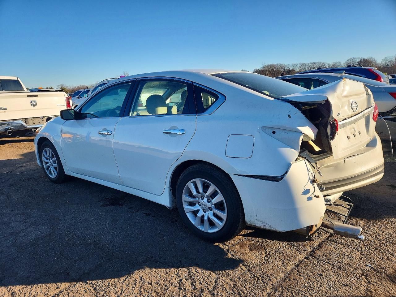 2016 Nissan Altima 2.5 - Фото 2