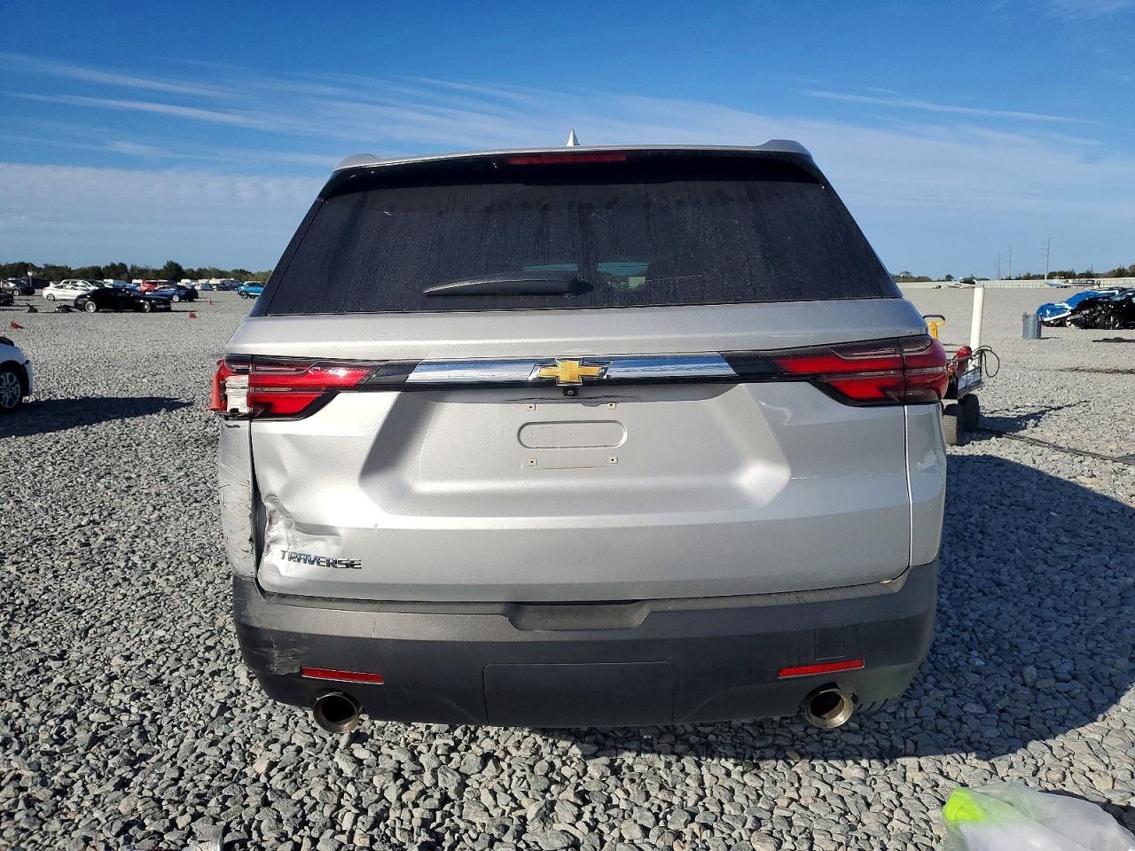 2022 Chevrolet Traverse Ls - Фото 6