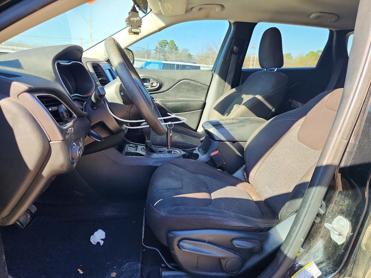 2019 Jeep Cherokee Latitude - Фото 7