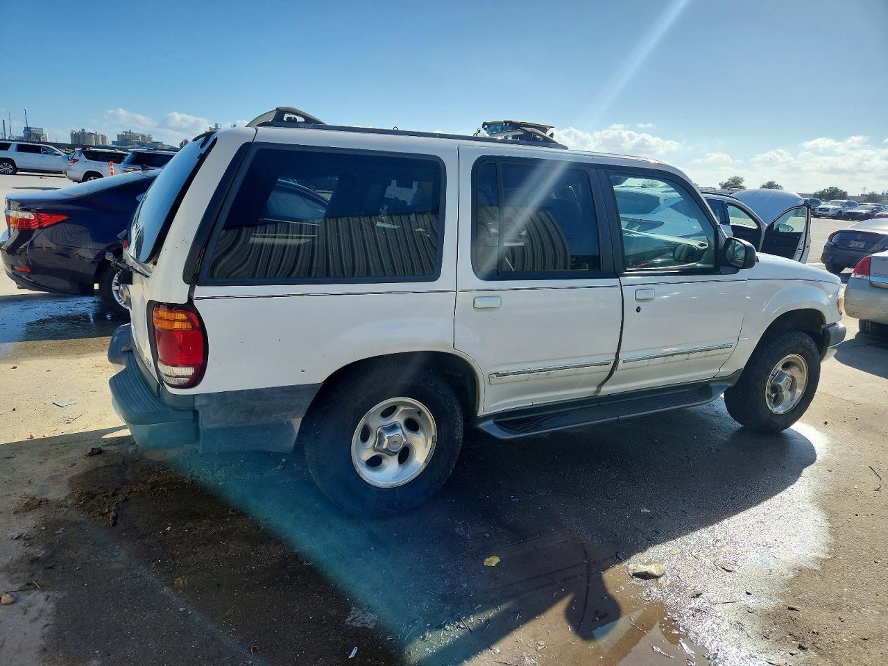 2000 Ford Explorer Xlt - Фото 3