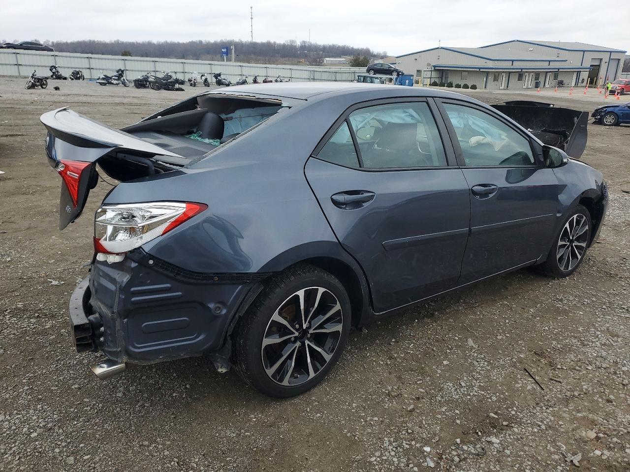 2017 Toyota Corolla L - Фото 3