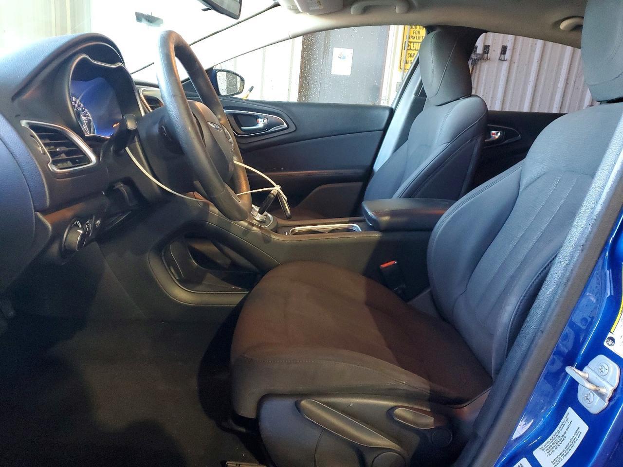 2015 Chrysler 200 Limited - Image 7