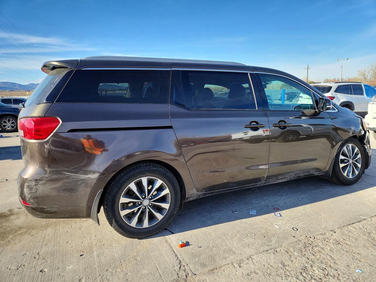 2016 Kia Sedona Ex - Image 3