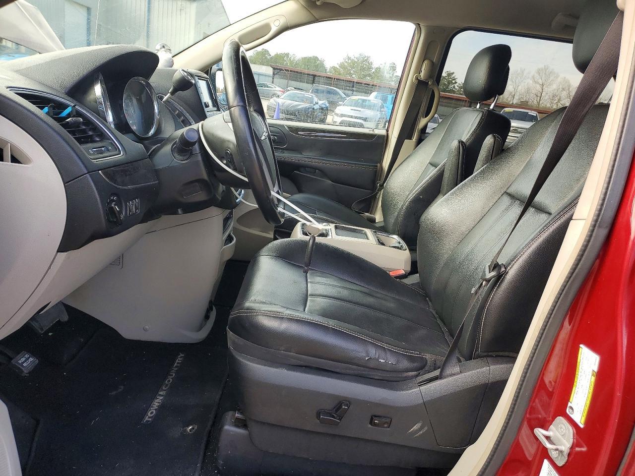 2014 Chrysler Town & Country Touring - Фото 7