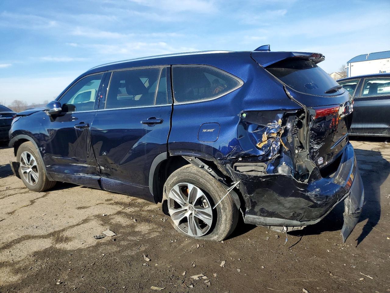 2021 Toyota Highlander Xle - Фото 2