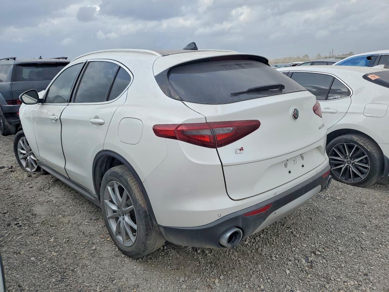 2019 Alfa Romeo Stelvio Ti - Image 2