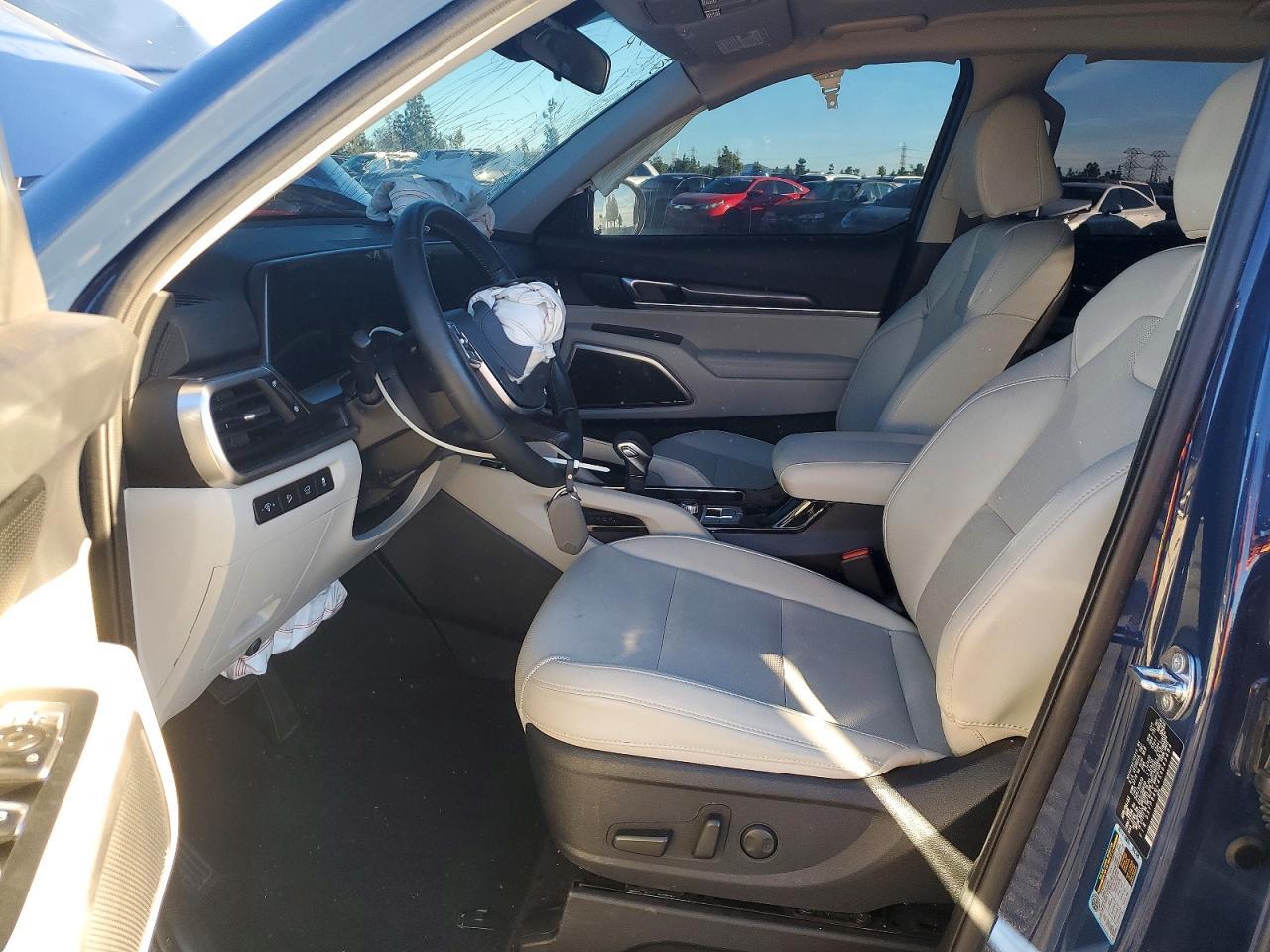 2025 Kia Telluride S - Image 7