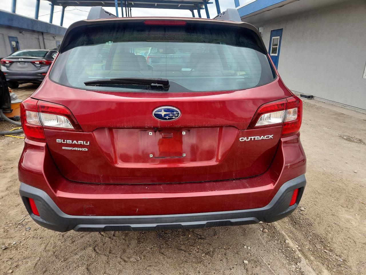 2018 Subaru Outback 2.5I - Image 6