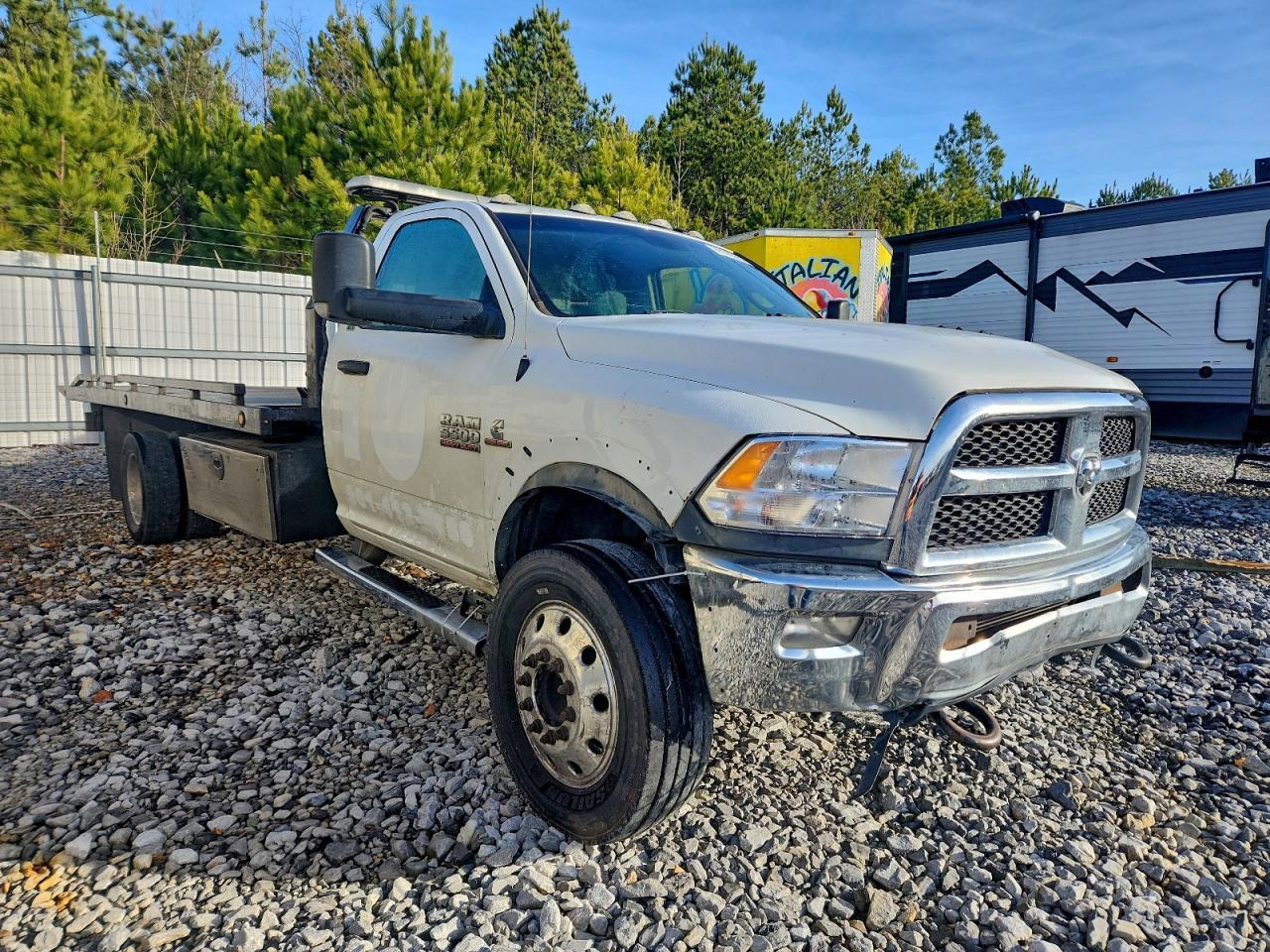 2018 Ram 5500 - Image 4