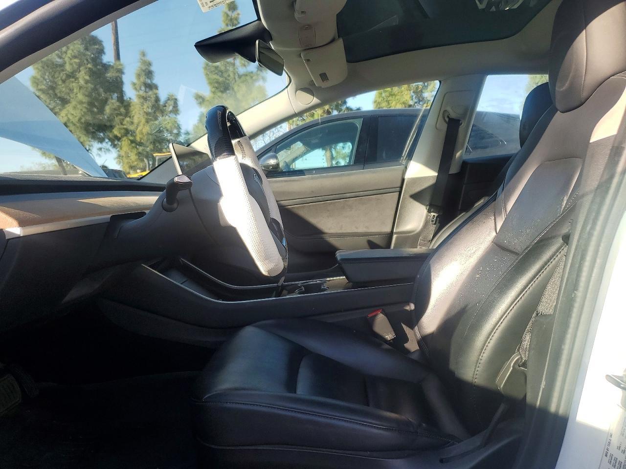2020 Tesla Model 3 - Фото 7