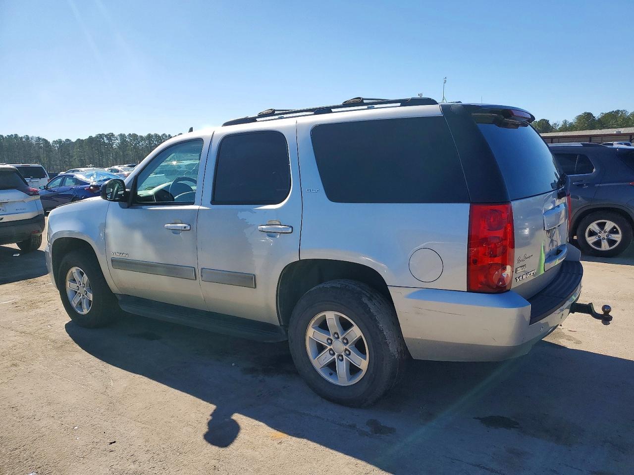 2012 GMC Yukon Slt - Image 2