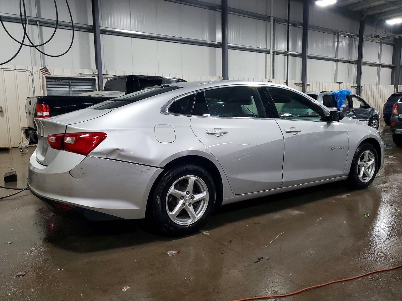 2017 Chevrolet Malibu Ls - Фото 3