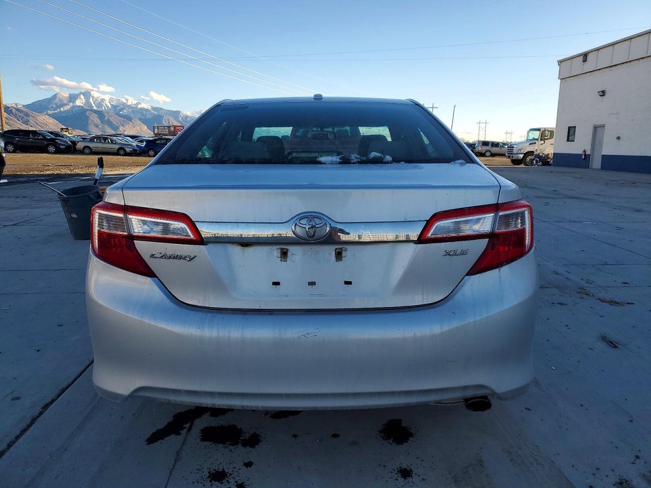 2014 Toyota Camry - Фото 6