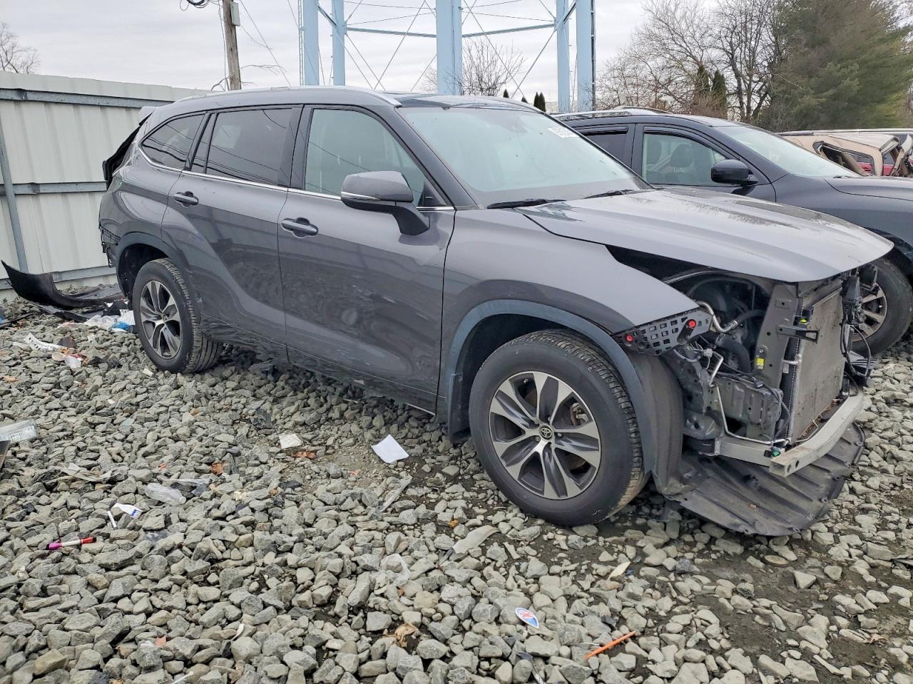 2022 Toyota Highlander Xle - Image 4