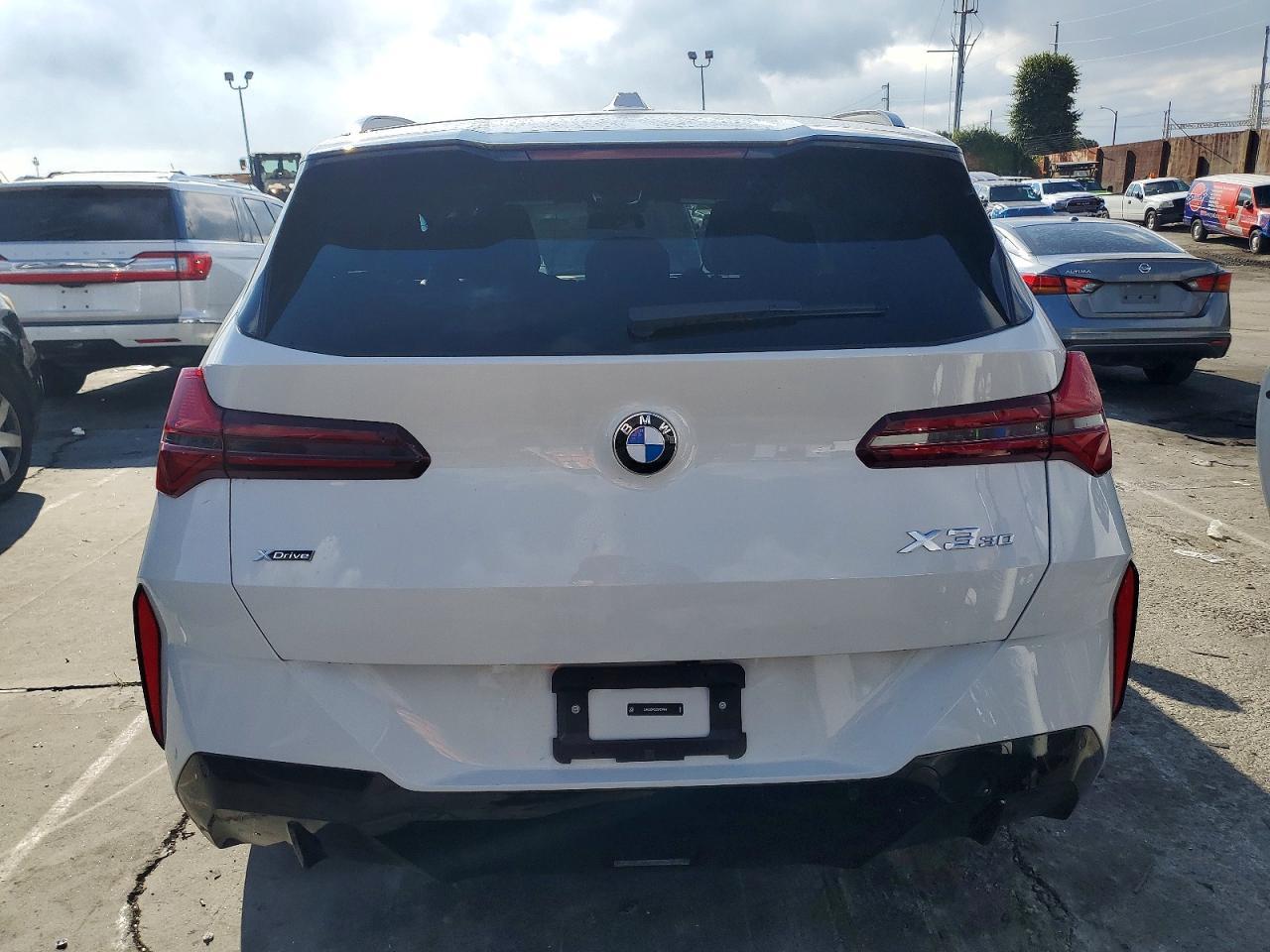 2025 BMW X3 30 xDrive - Фото 6