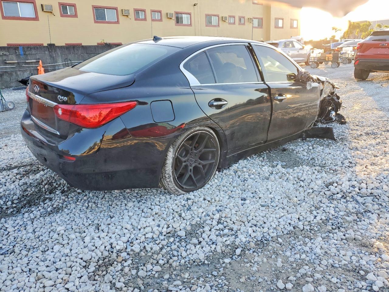 2014 Infiniti Q50 Base - Фото 3