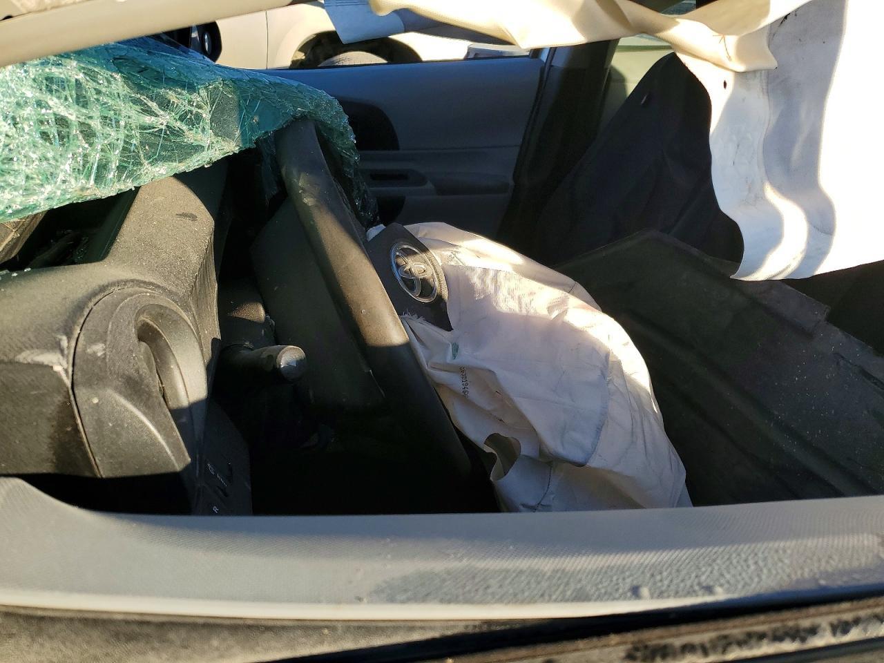 2013 Toyota Prius C - Фото 7