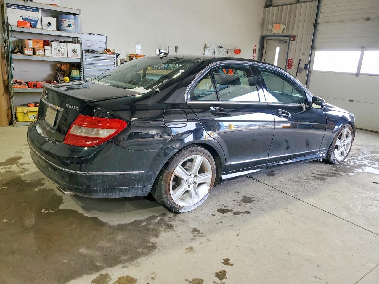 2011 Mercedes-Benz C 300 4Matic - Фото 3
