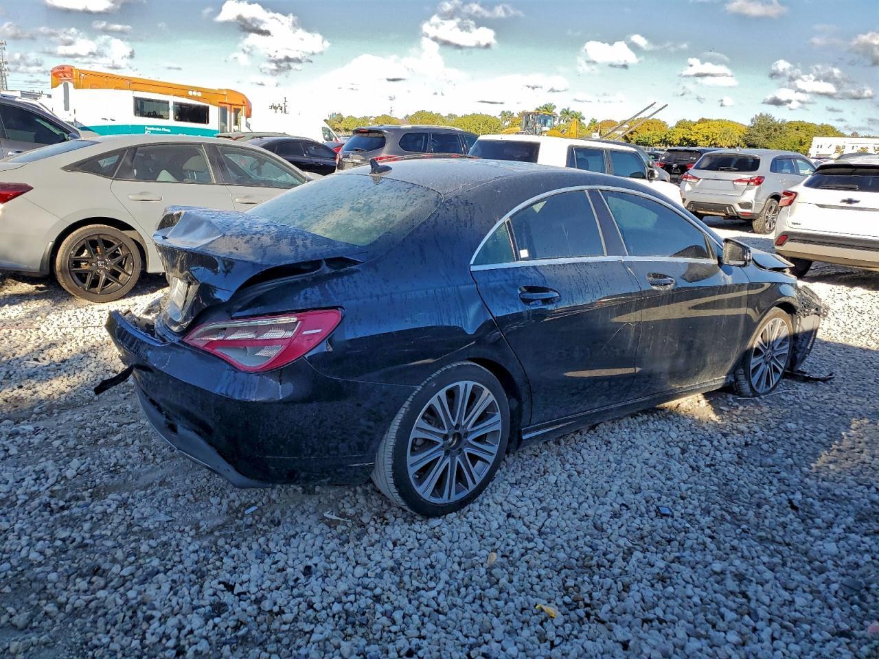 2018 Mercedes-Benz Cla 250 - Фото 3