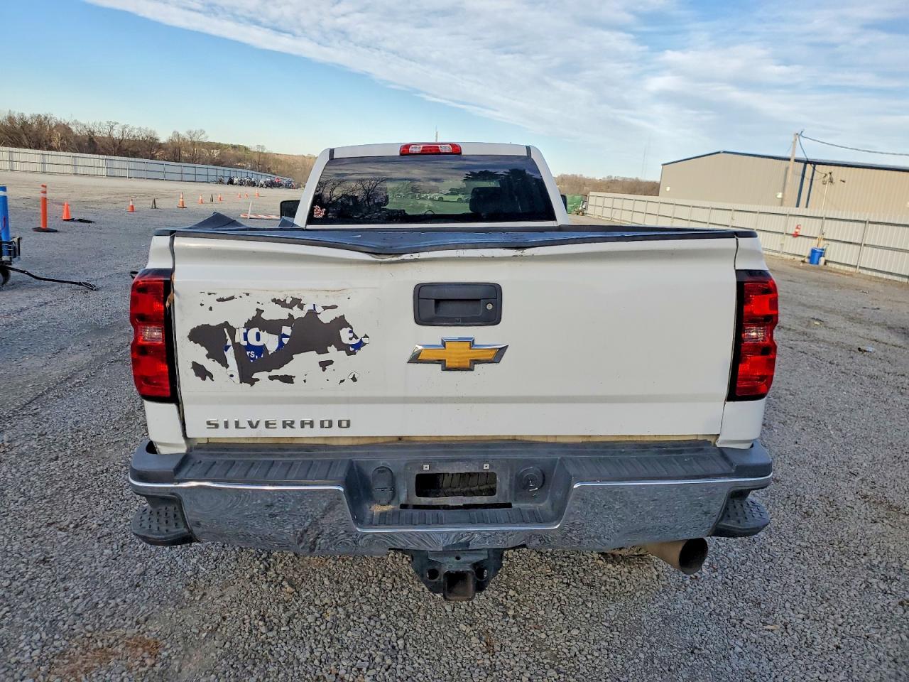 2018 Chevrolet Silverado C3500 - Image 6
