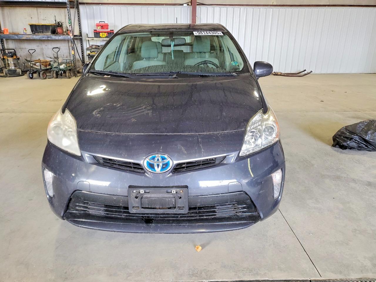 2013 Toyota Prius - Image 5