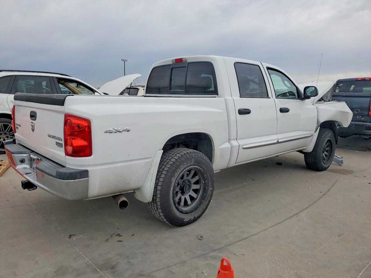 2011 Dodge Dakota Laramie - Фото 3
