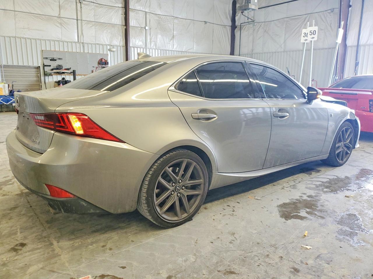 2016 Lexus Is 200T - Фото 3