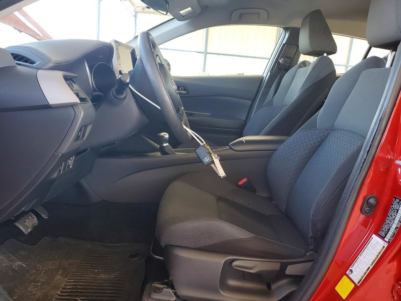 2020 Toyota C-Hr Xle - Image 7