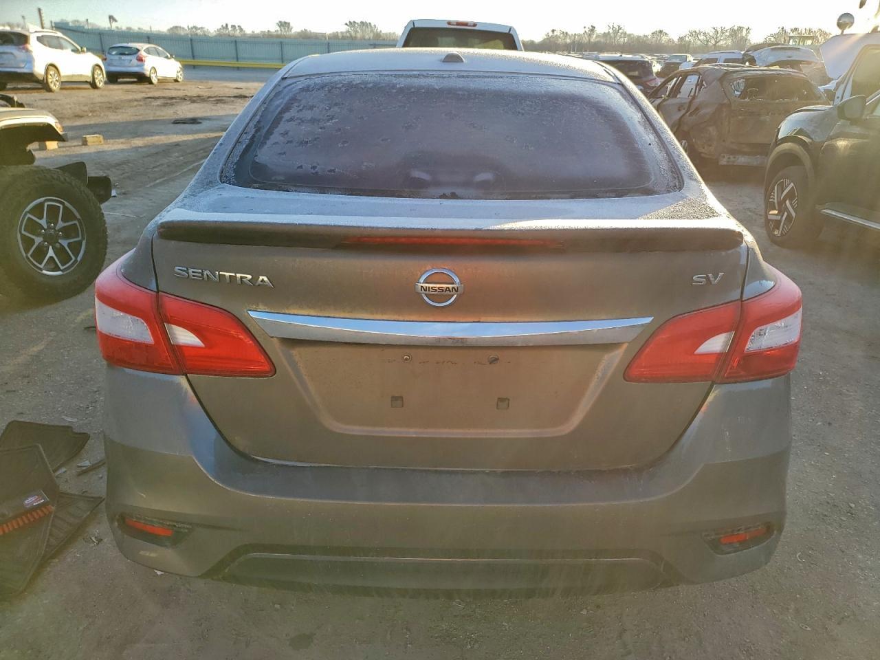 2016 Nissan Sentra S - Фото 6