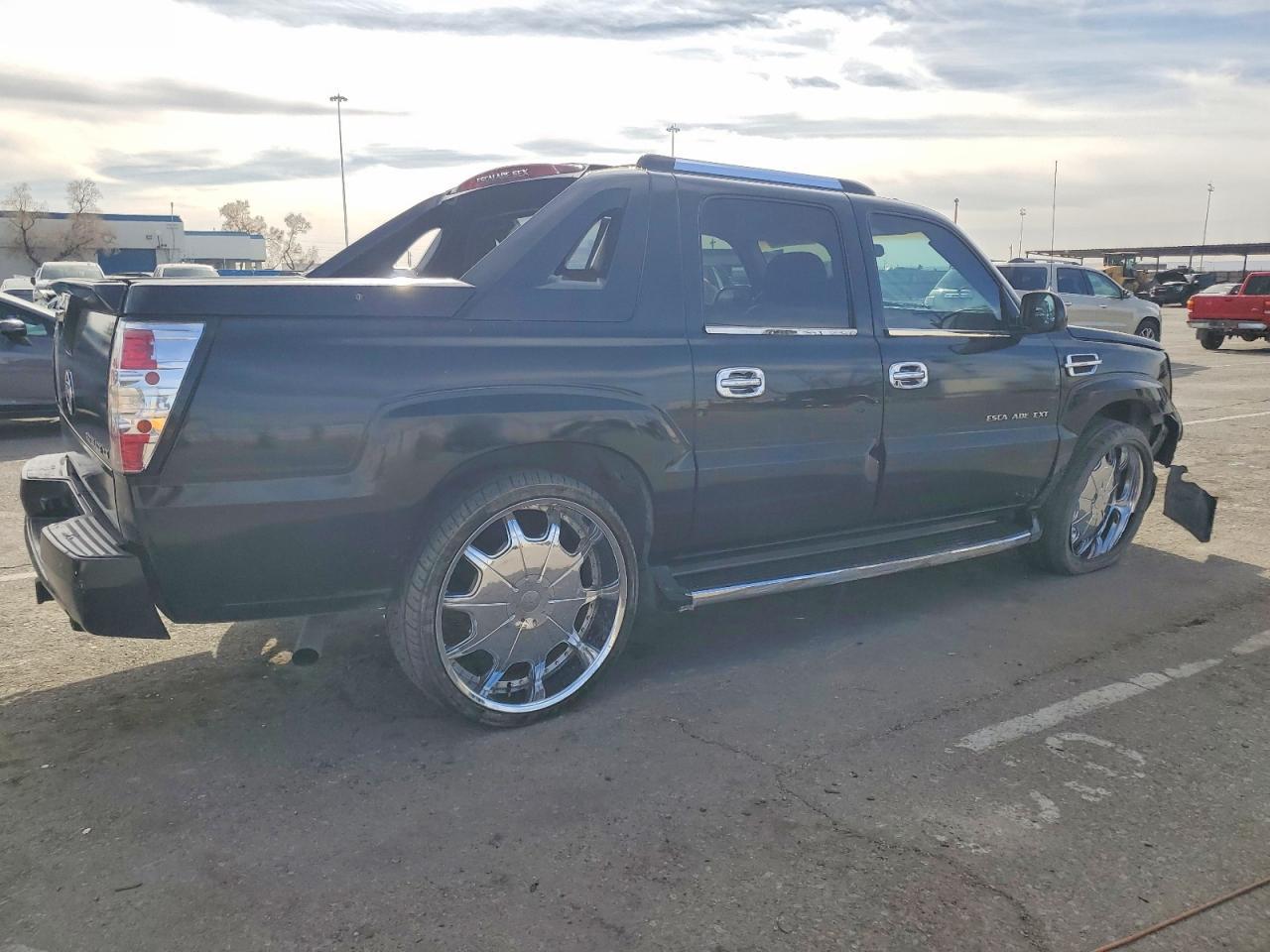 2003 Cadillac Escalade Ext - Image 3