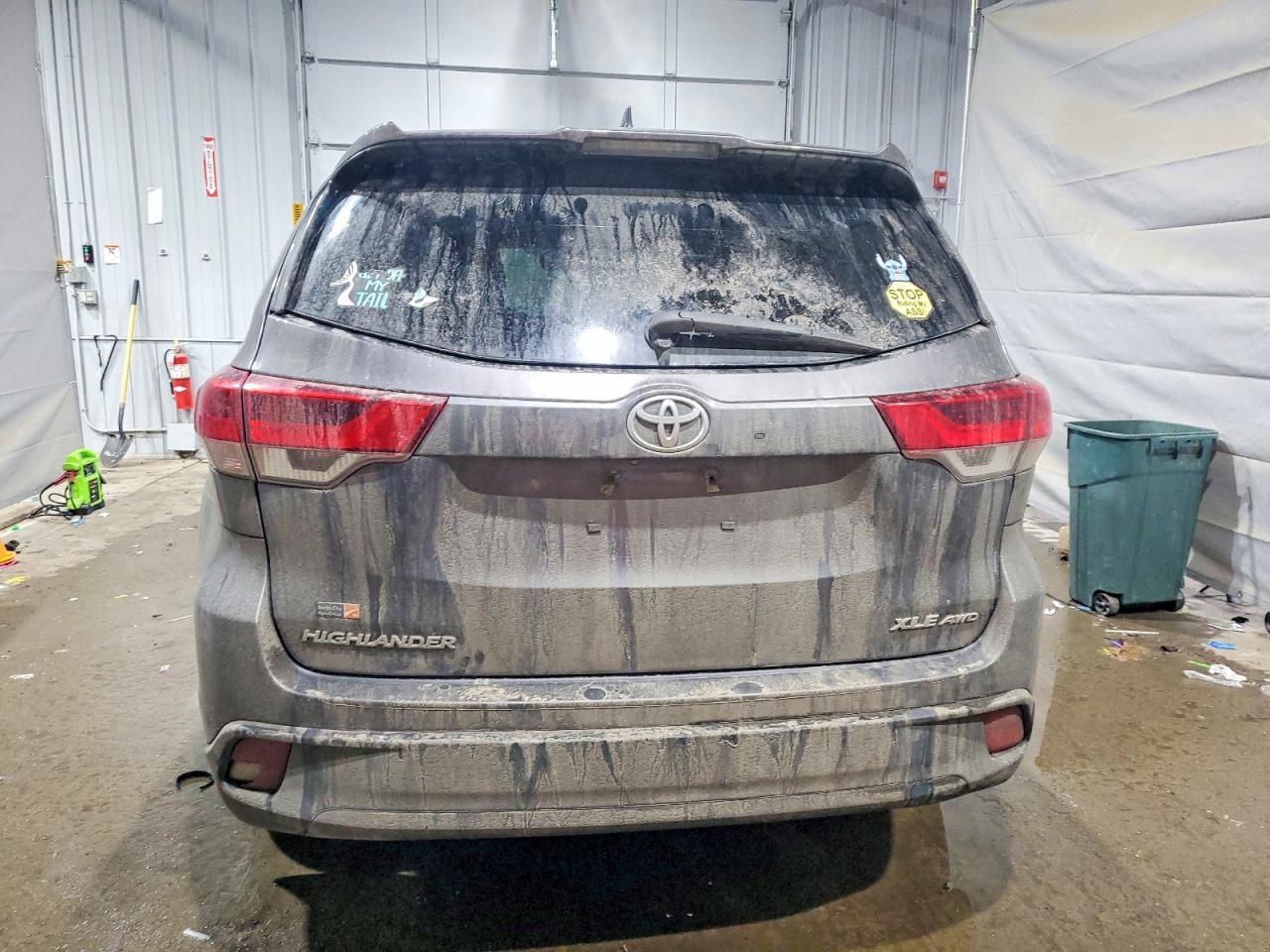 2017 Toyota Highlander Se - Фото 6