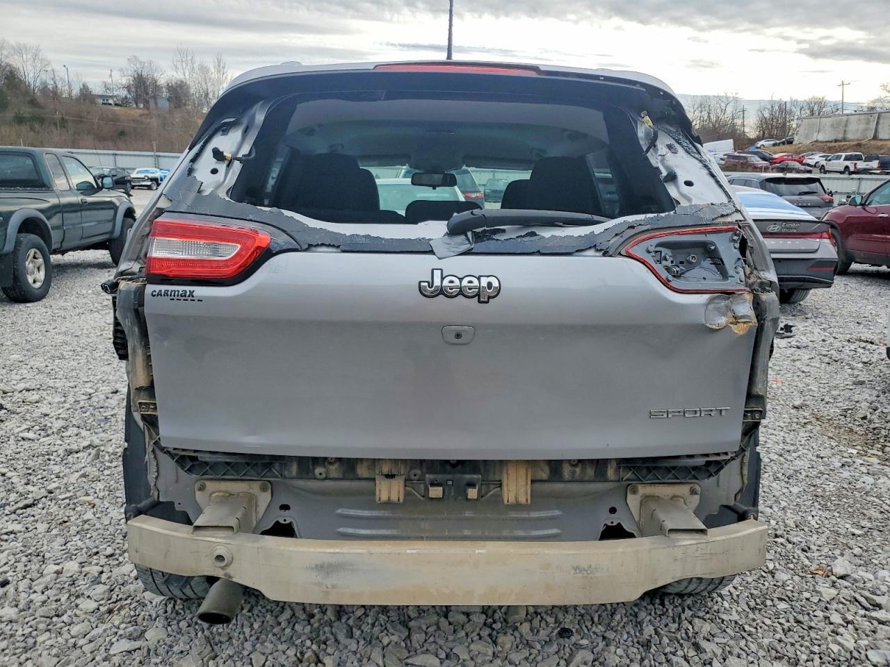 2017 Jeep Cherokee Sport - Фото 6