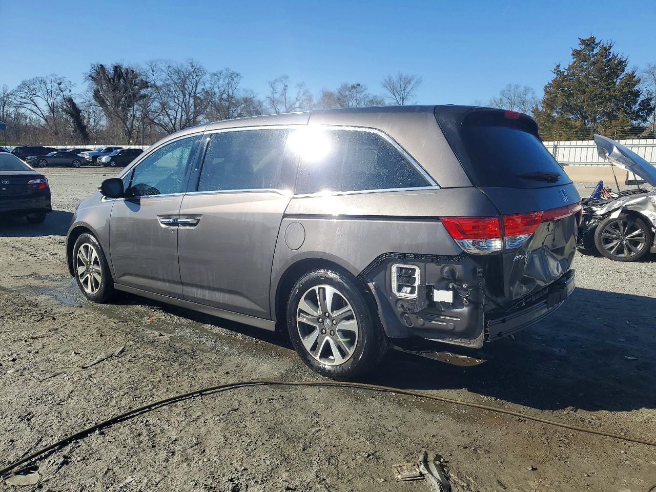 2014 Honda Odyssey Touring - Фото 2