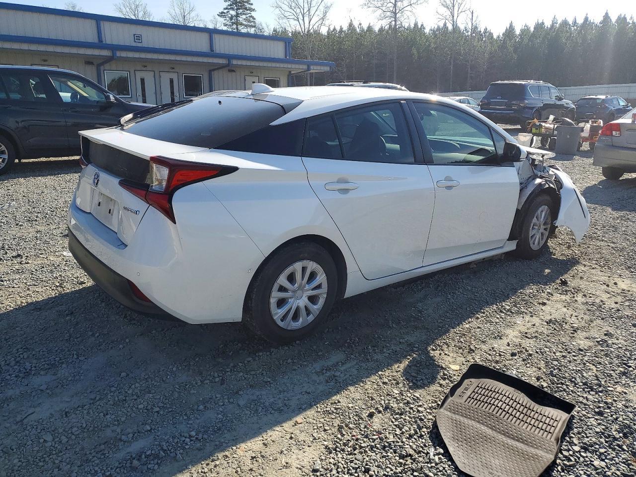 2022 Toyota Prius Night Shade - Фото 3