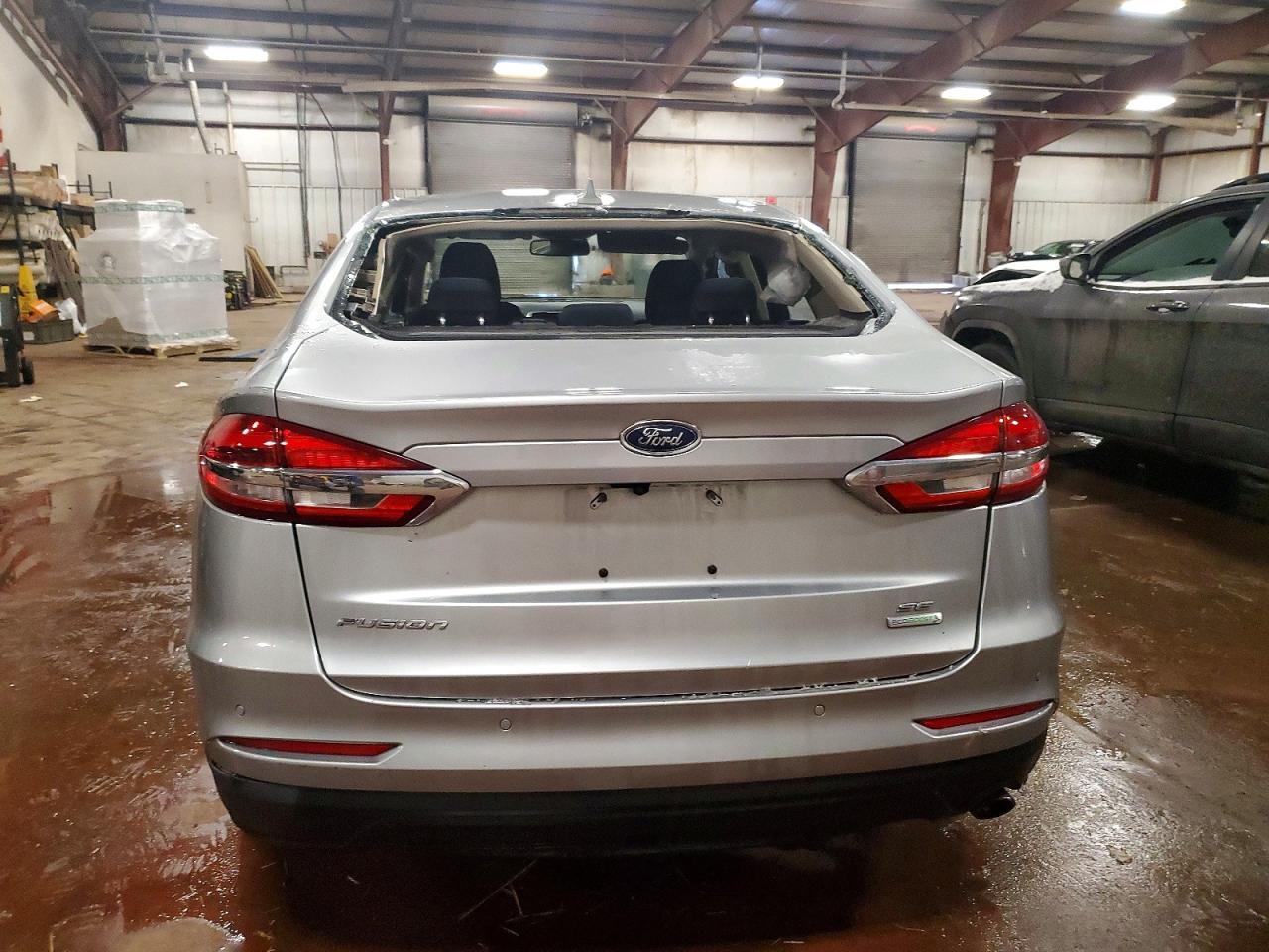 2020 Ford Fusion Se - Фото 6