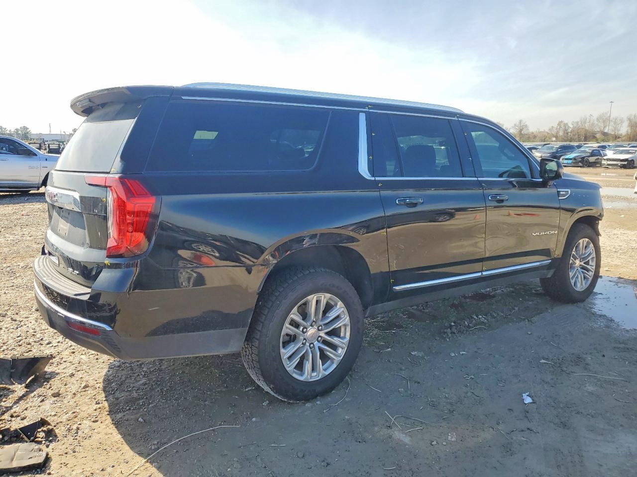 2022 GMC Yukon Xl C1500 Slt - Image 3
