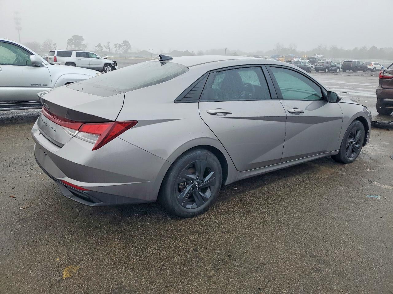 2022 Hyundai Elantra Sel - Фото 3