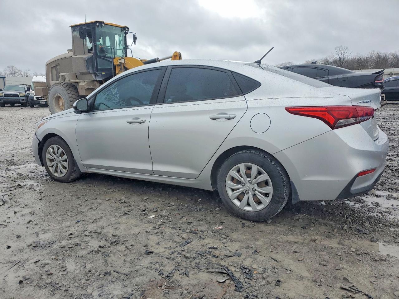 2020 Hyundai Accent Se - Фото 2