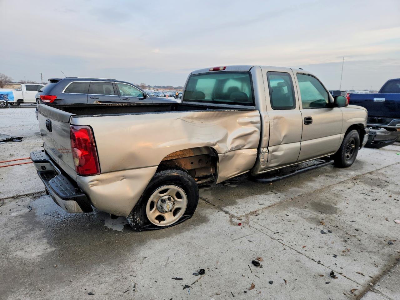2003 Chevrolet Silverado C1500 - Фото 3