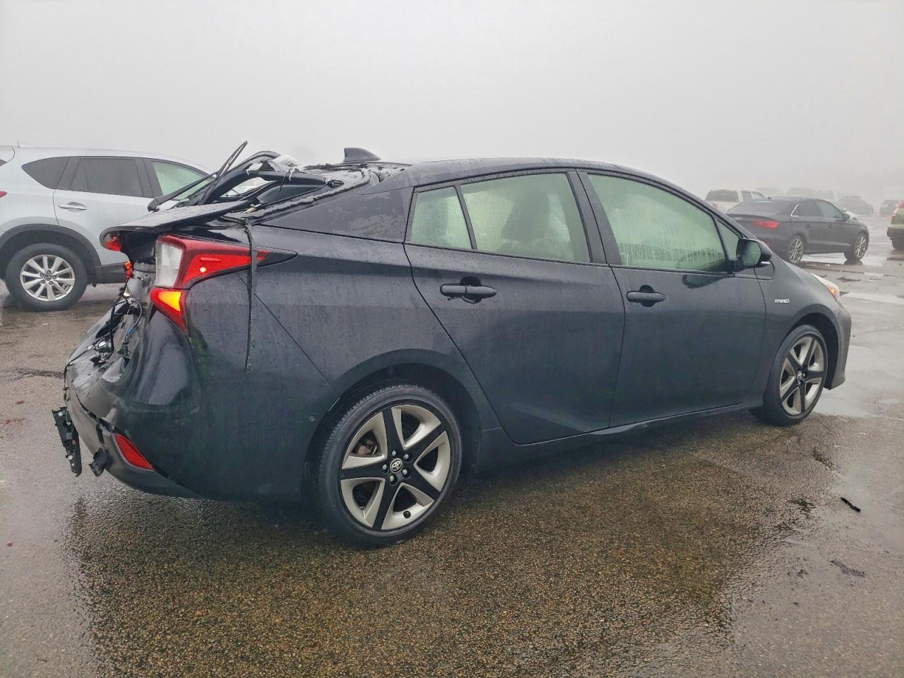2022 Toyota Prius Night Shade - Фото 3
