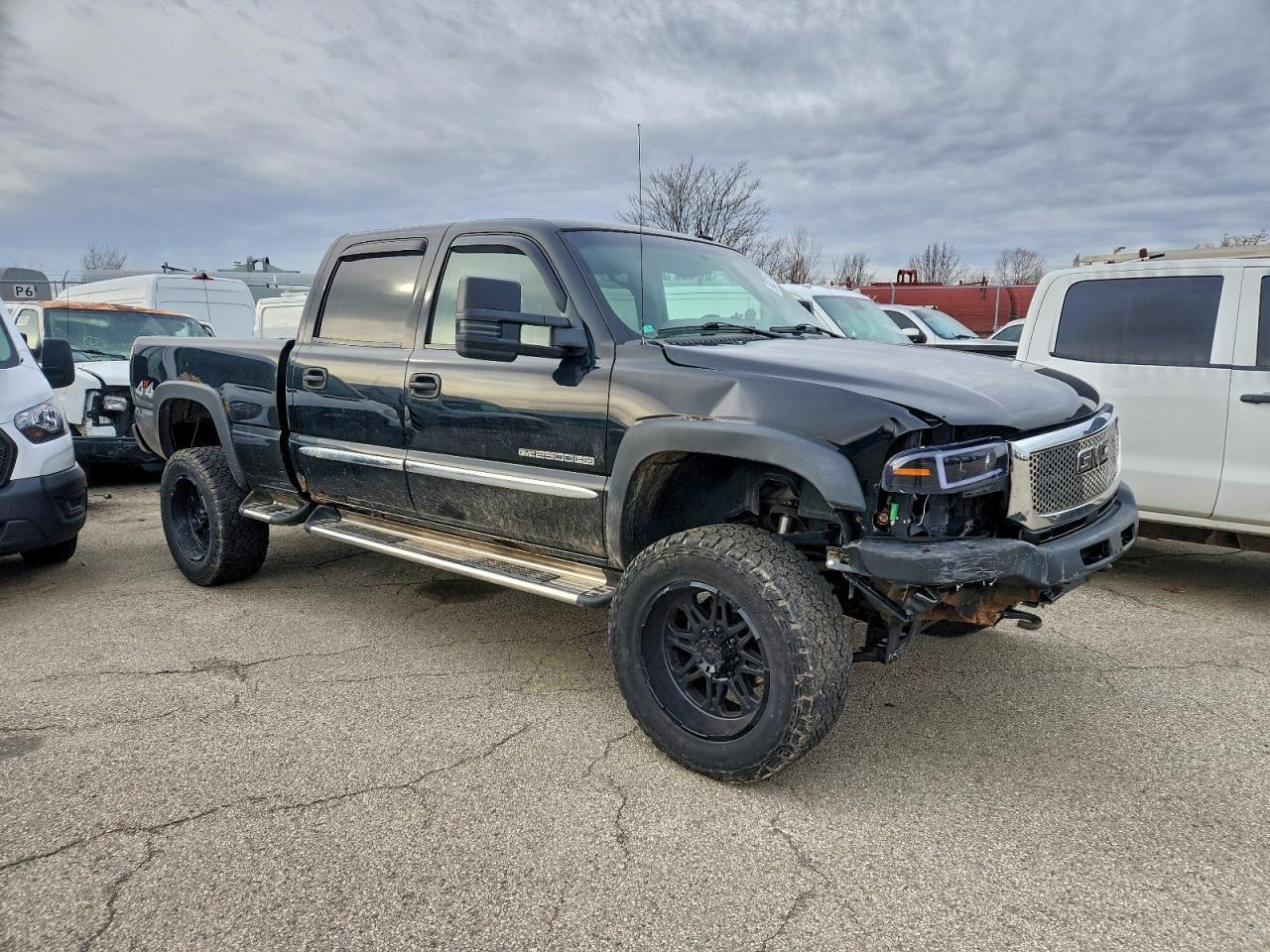 2003 GMC Sierra K2500 Heavy Duty - Image 4