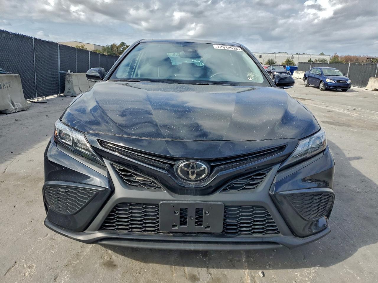 2022 Toyota Camry Night Shade - Фото 5