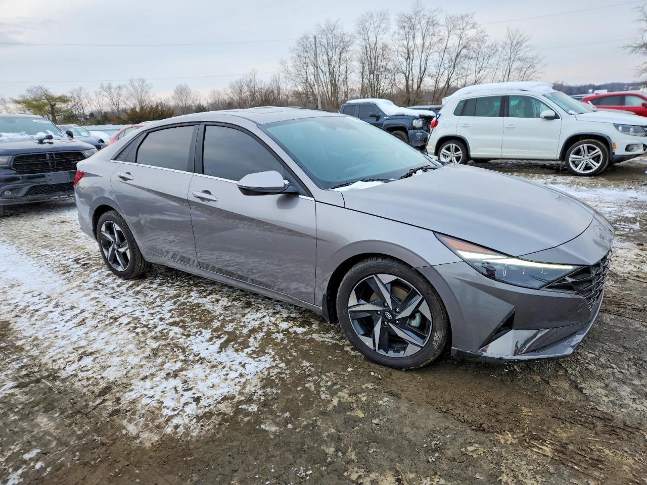 2023 Hyundai Elantra Limited - Image 4